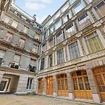 Charmant Appartement Proche De L Arc De Triomphe